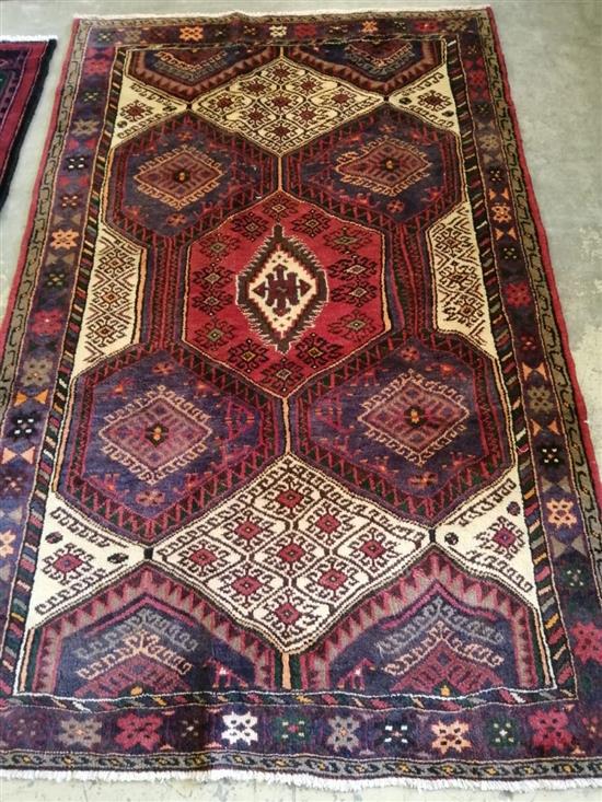 A Hamadan rug, 195 x 124cm